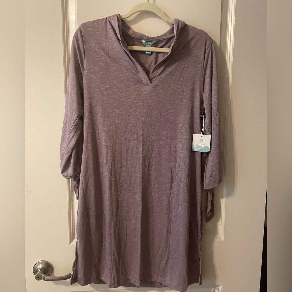 Balance cover up collection massive hoodie sz L NWT